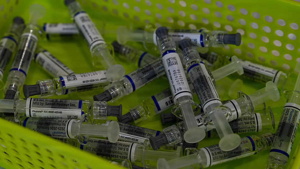 Influenza vaccination supplies at a vaccination session